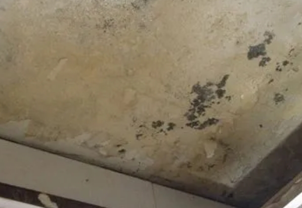 大理阳台漏水维修公司分享下大理卫生间渗水维修需要注意哪些问题。